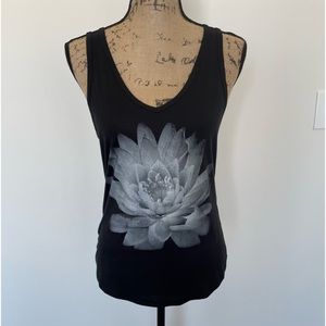 B&W Sleeveless Tank Top Size Medium